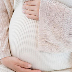 迪拉吉·辛格/🥘😏彭博新闻 🍮新德里——美国科🎥达州代孕技巨头正竞相确👩‍👧